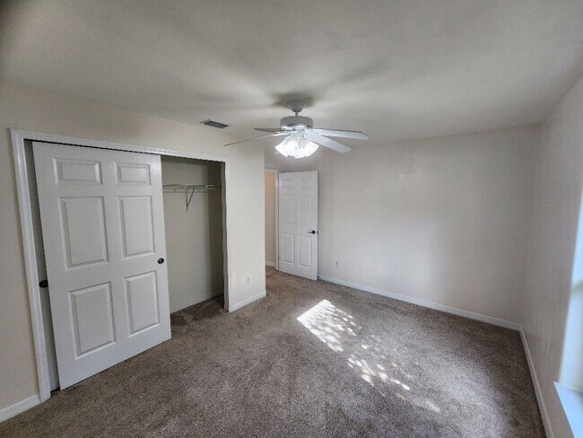 Building Photo - Beautiful Turnbull Estates 4 Bedroom Home