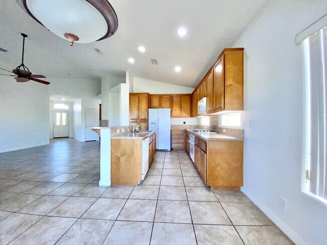 Building Photo - 45385 Big Canyon St