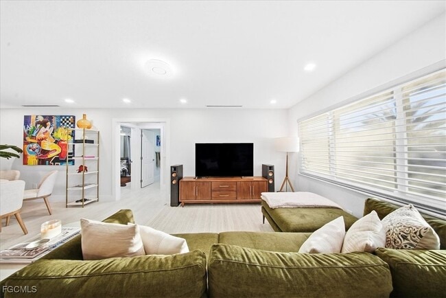 Building Photo - 4548 Genoa Ave