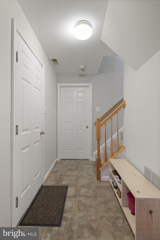 Building Photo - 6505 Parish Glebe Ln