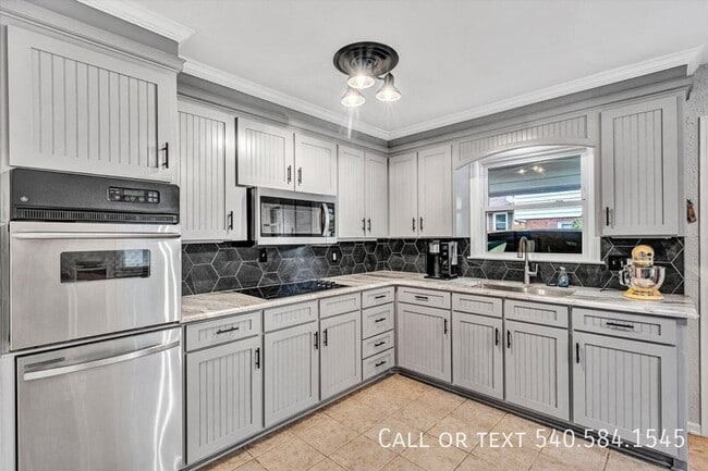 Building Photo - 3166 Galloway Dr