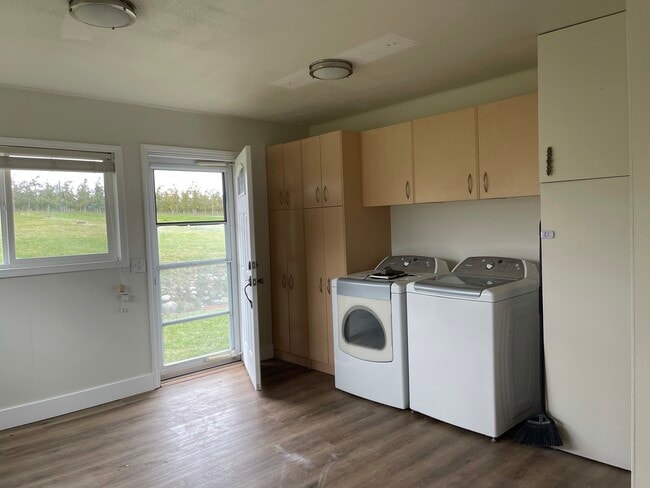 Building Photo - 1983 Summit Blvd