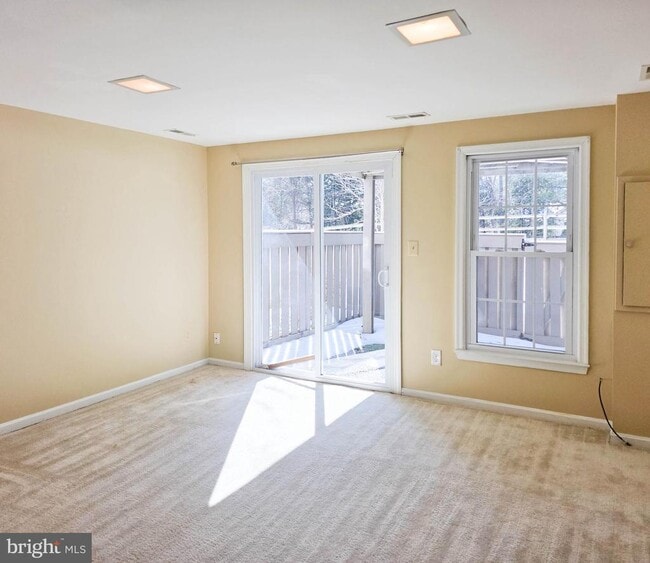 Building Photo - 20559 Strath Haven Dr