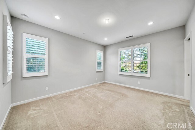 Building Photo - 328 Floral View