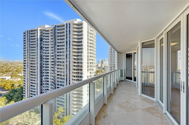 Building Photo - 21055 Yacht Club Dr