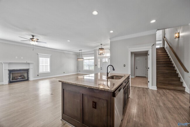 Building Photo - 17050 Stonegate Dr