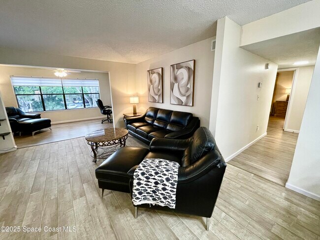 Building Photo - 225 S Tropical Trail