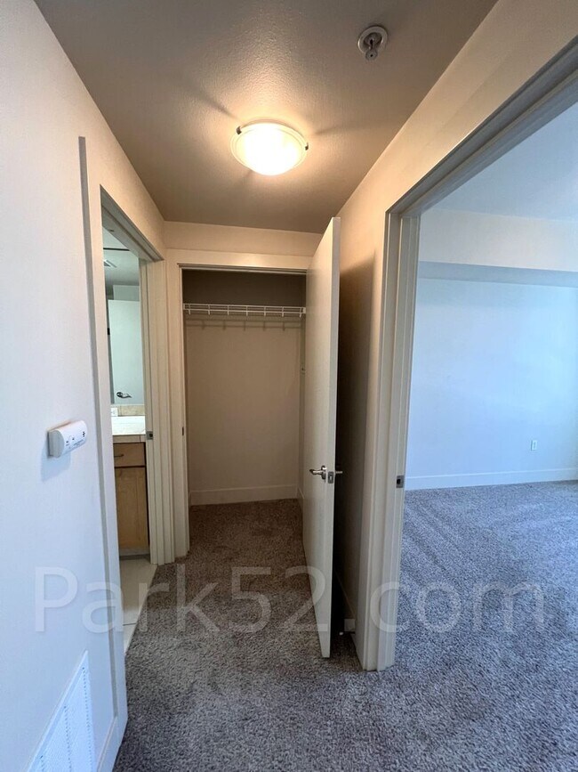 Building Photo - $250 Off!  1 Bedroom Condo in Downtown Tacoma