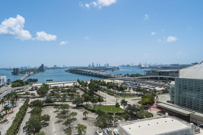 Building Photo - 1400 Biscayne Blvd