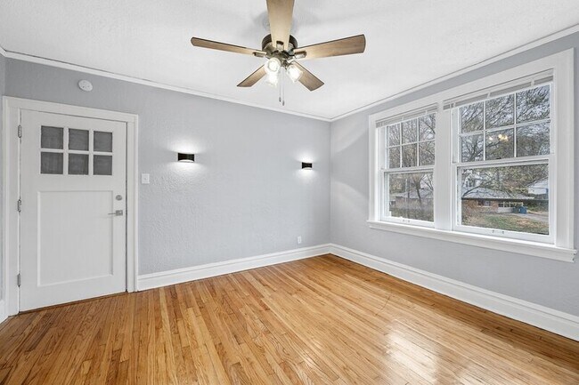 Building Photo - 1240 Hawthorne Pl