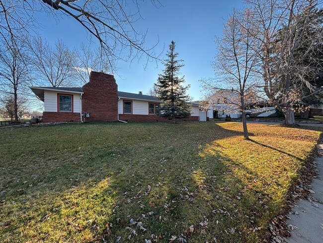 Building Photo - 3 BED | 1.5 BATH | SPACIOUS HOME | CENTRAL