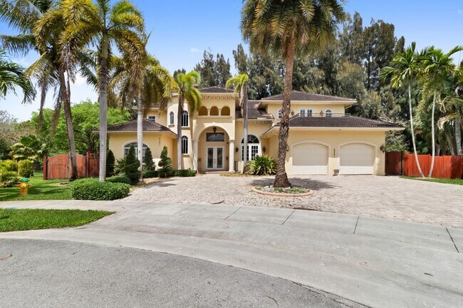 Building Photo - 6301 SW 58th Ct