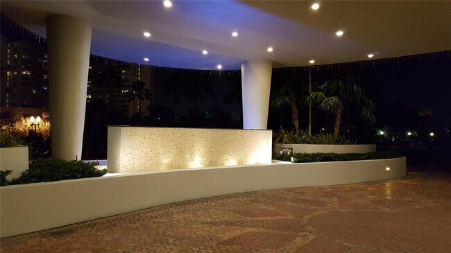 Building Photo - 3500 Galt Ocean Dr