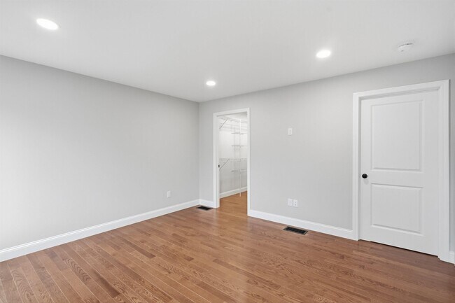 Building Photo - 24 Daytona St