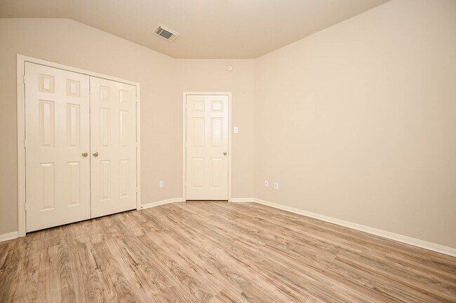 Building Photo - 18518 Shadow Line Ct