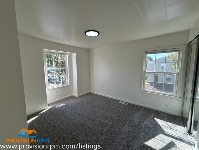 Building Photo - 1890 Arwell Ct