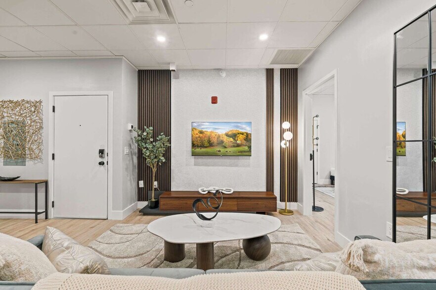 Primary Photo - 117 N 15th St