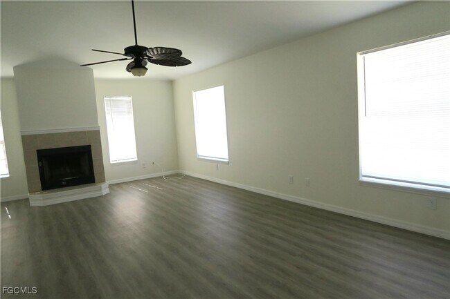 Building Photo - 2309 SE 5th Pl