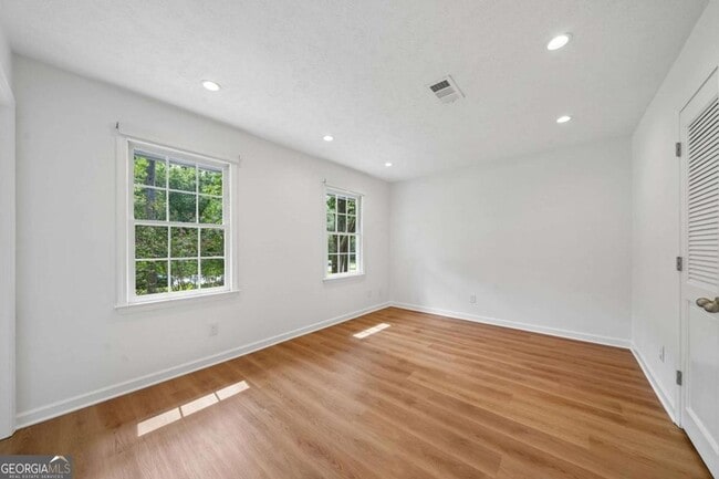Building Photo - 5132 Willow Point Pkwy
