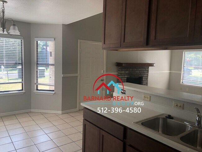 Building Photo - Newly Remodeled 3 Bedroom, 1.5 Bath