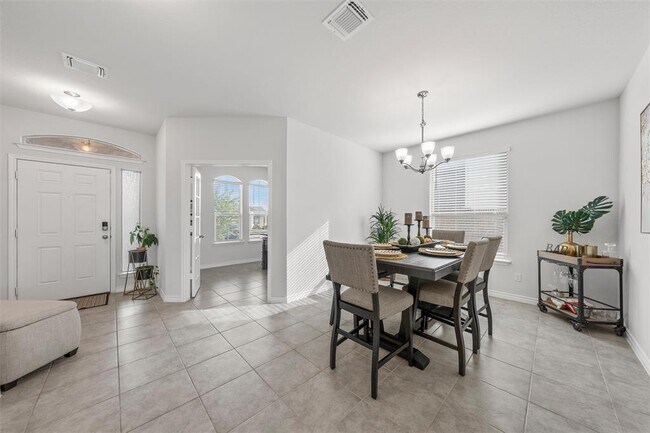 Building Photo - 6113 Lavaca Dr