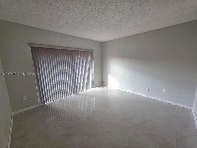 Building Photo - 810 SW 129th Pl