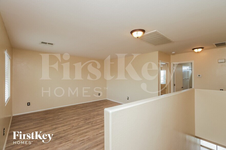 Building Photo - 1730 Maddison Cir