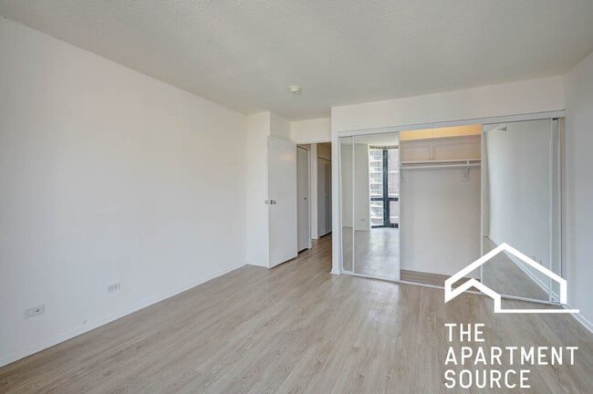 Building Photo - 1111 N Dearborn St