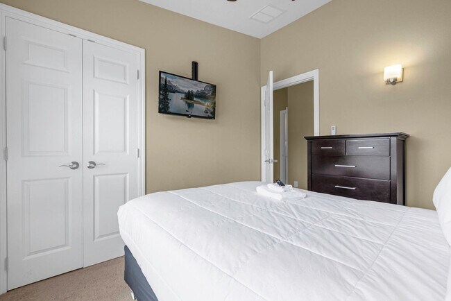 Building Photo - 14545 Damai Ln