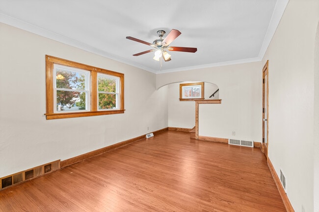 Building Photo - 1001 Woodsdale Ave