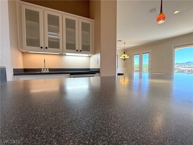 Building Photo - 2875 Scotts Valley Dr