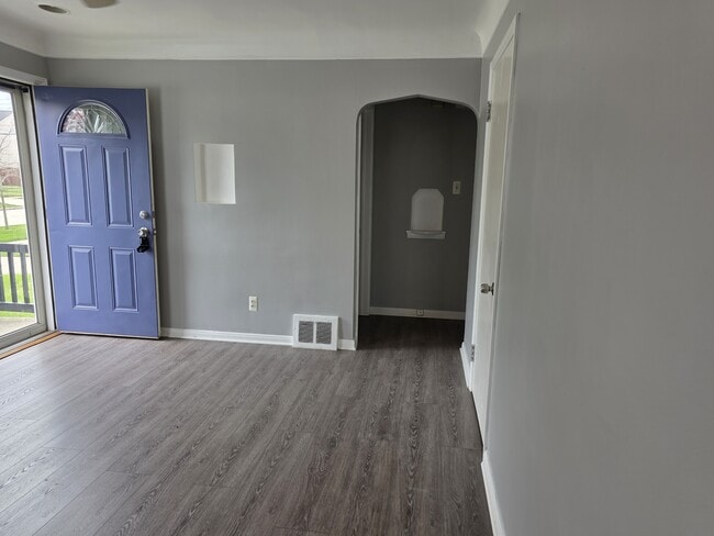 Building Photo - 26051 Alger St