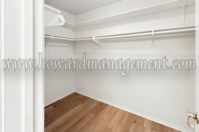Building Photo - LAKE VIEW in LA! Majestic townhouse with high ceilings, three patios and lake view!