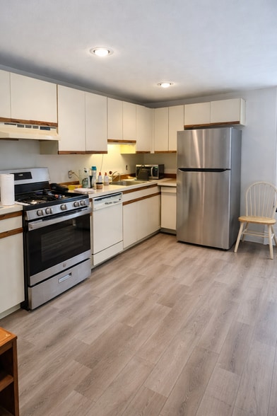 Photos shown include virtual staging - 283 Main St