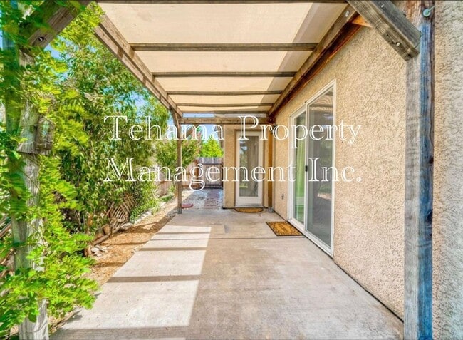 Building Photo - Red Bluff 3 bedroom 2 bathroom with 2 car garage