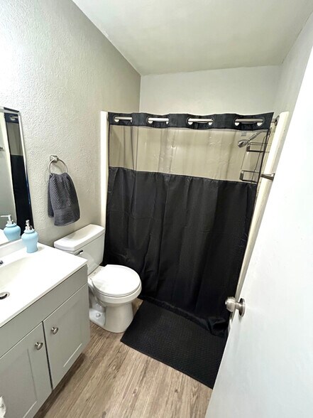 Building Photo - 4028 N Illinois Ave