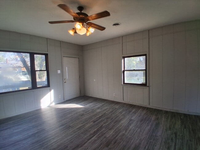 Building Photo - 904 Collett-