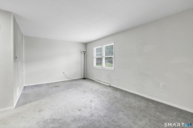 Building Photo - 11 Savin Park