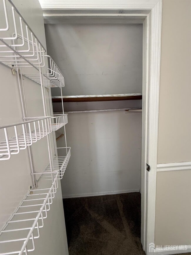 Building Photo - 20 Broadway