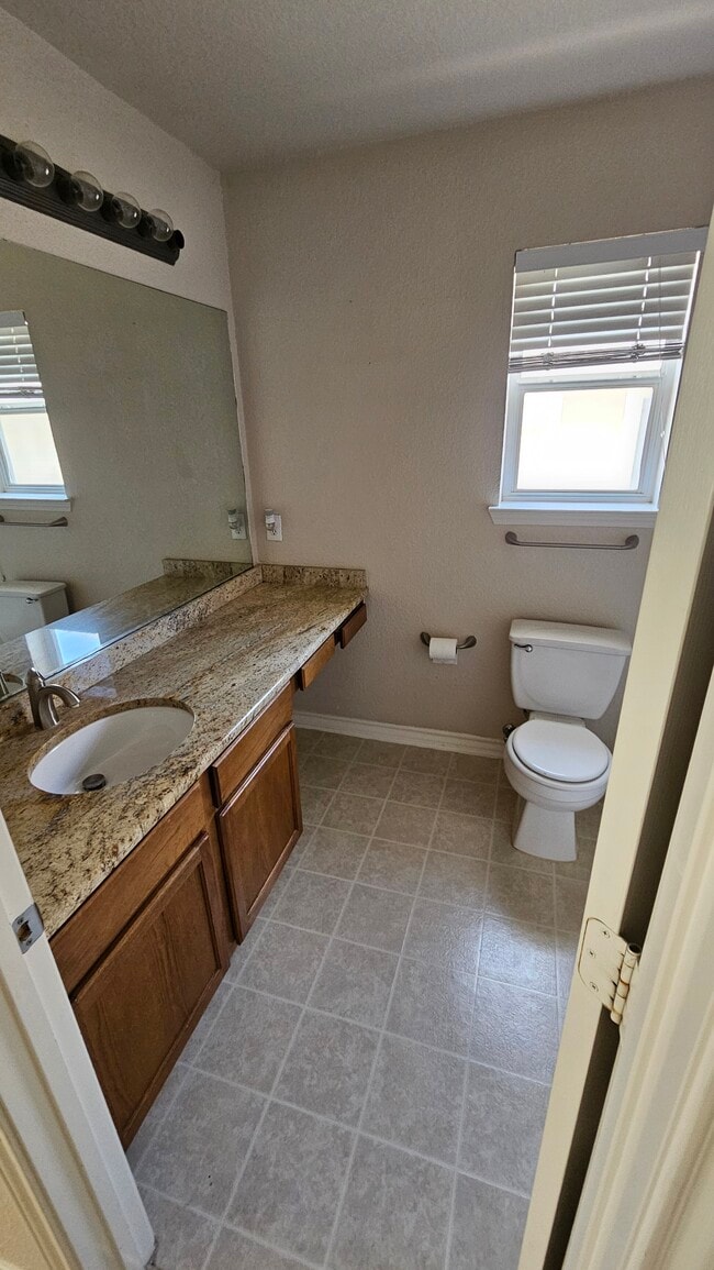 Building Photo - 4719 Shavano Ct