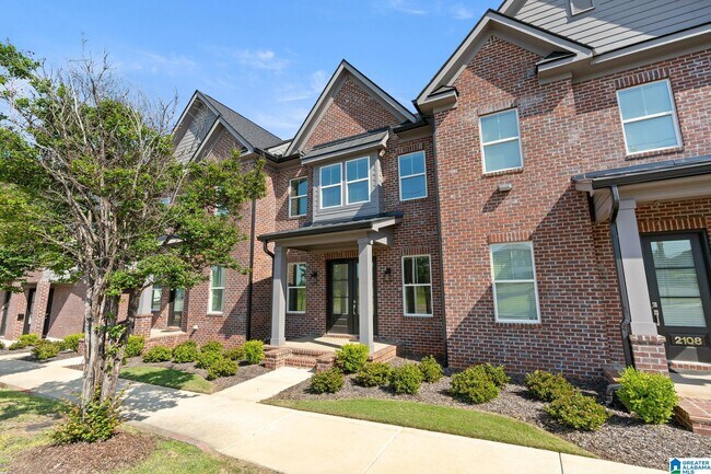 Building Photo - 829 21st Ave E