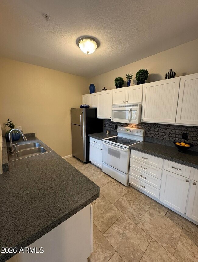 Building Photo - 11333 N 92nd St