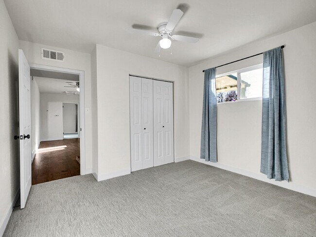 Building Photo - $2,245.95 - $300 OFF - First 2 Months'Rent - 3 Bedrooms, 1.5 Bathrooms, Single Family Home in Aur...