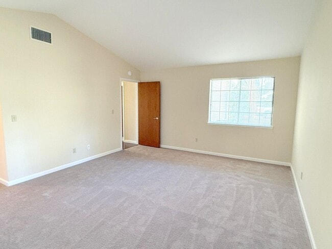 Building Photo - Awesome Location Close to Downtown Pleasanton Main St ! Detached One Story Home ! New Paint ! New...