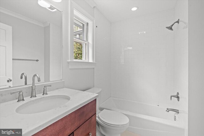 Building Photo - 4905 Dorset Ave