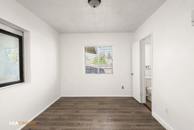 Building Photo - 447 Arvin St