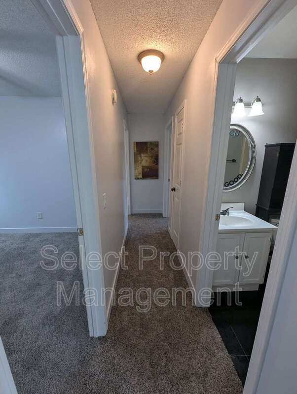 Building Photo - 7812 Brookfield Dr