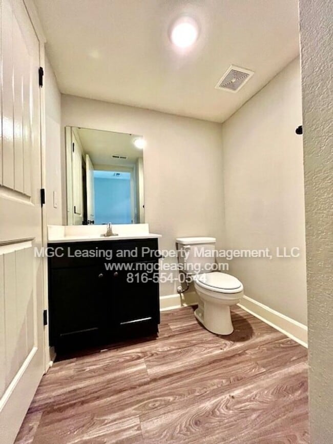 Building Photo - Fresh, Bright & Move-In Ready at Timber Trails