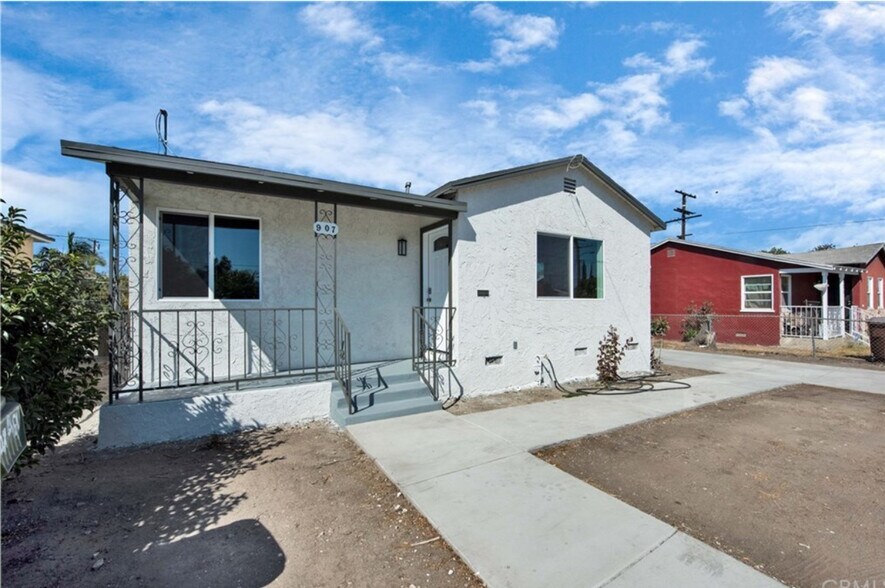 Building Photo - 907 W Arbutus St