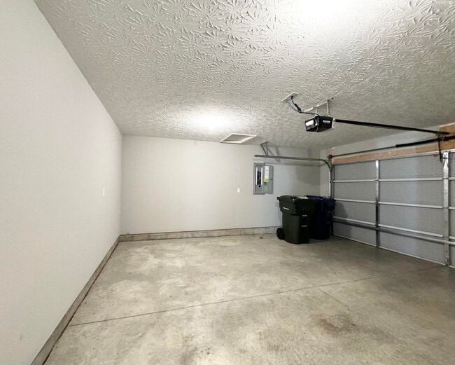 Building Photo - 8112 Driftwood Lp